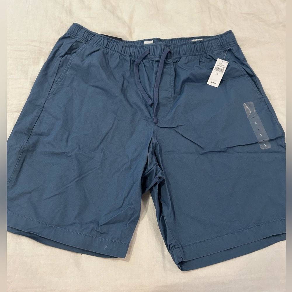 NEW. Gap Men’s blue shorts